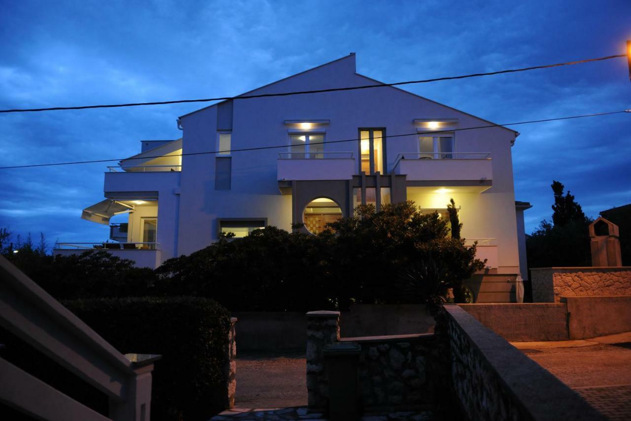 Rooms Villa Ropus Novalja Exterior photo